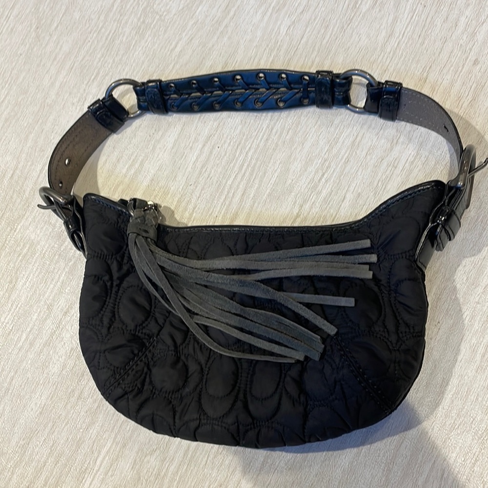 Coach Quilted Nylon Monogram Mini Hobo Purse Bag Black Tassle
Zip Adisutable